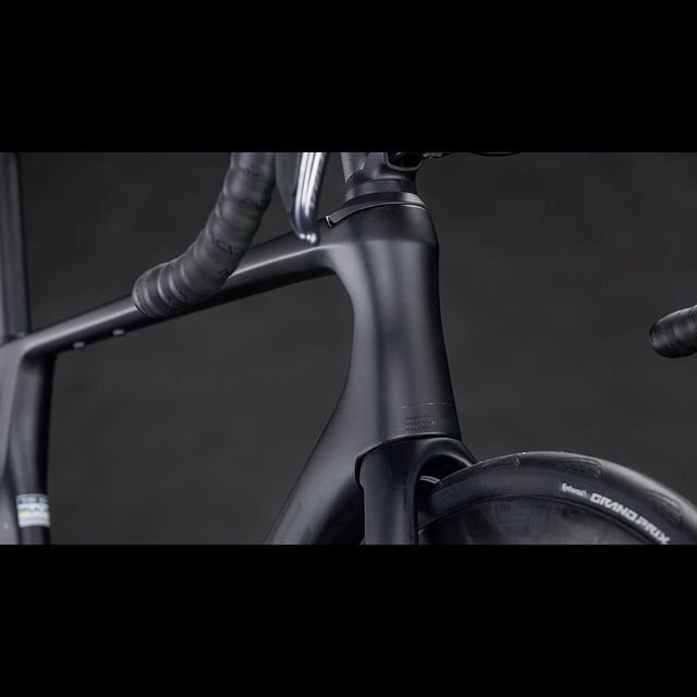 CUBE Agree C:62 Pro maantiepyörä